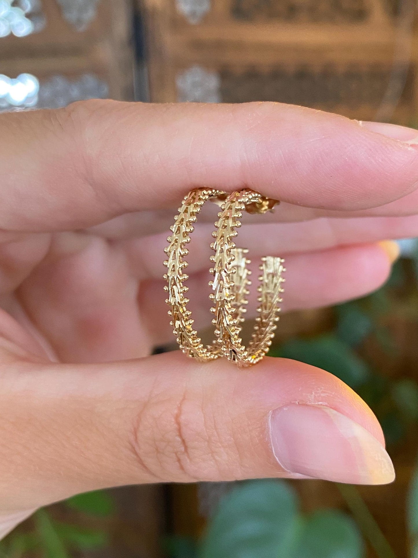 Vintage Solid 14k Yellow Gold Chain Mesh Hoop Earrings