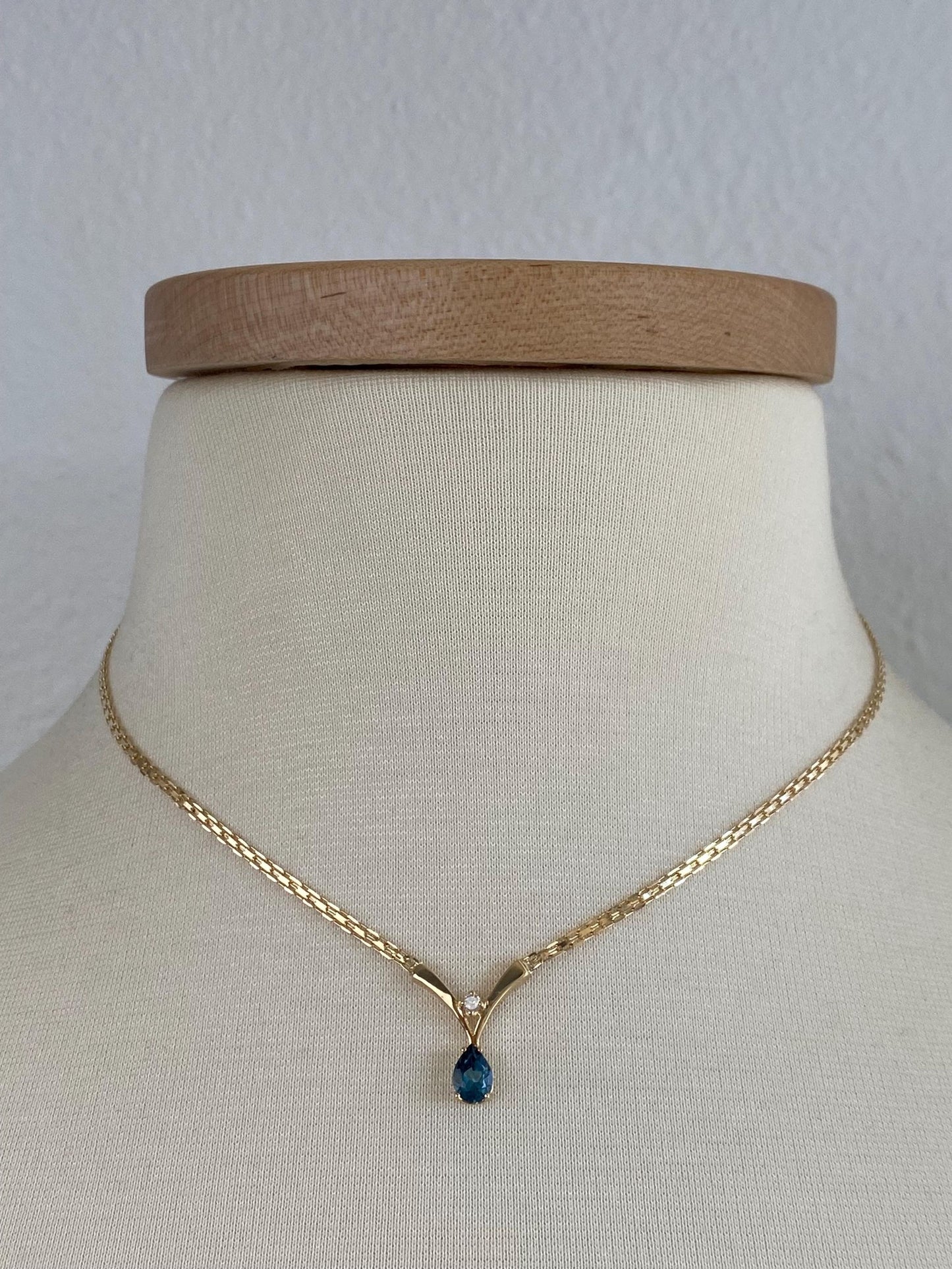 Vintage Solid 14k Yellow Gold Diamond Topaz Bismark Chain Necklace - 16 inches