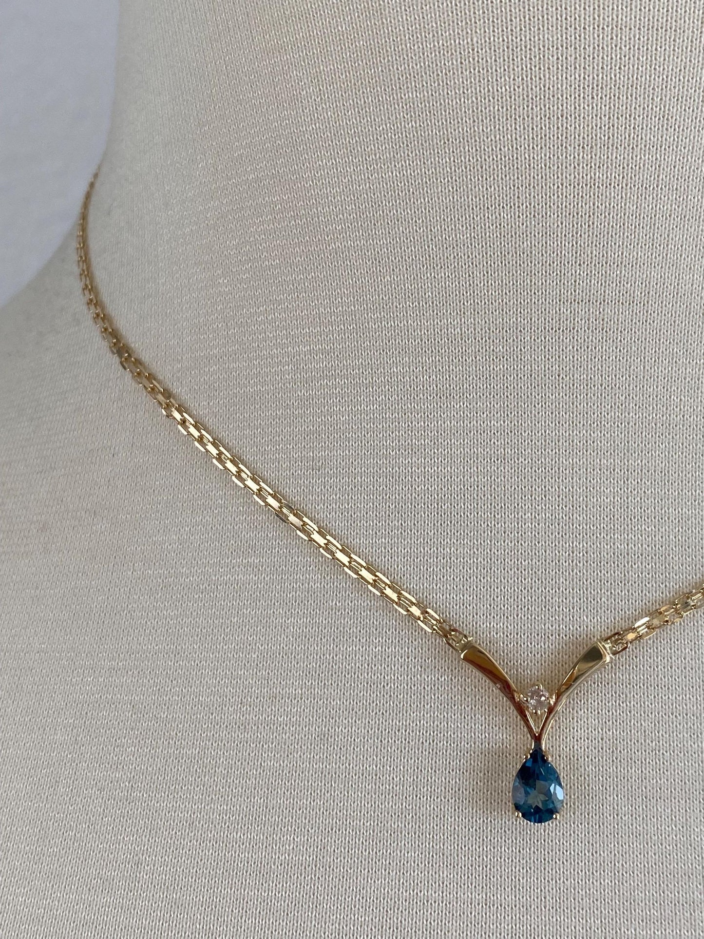 Vintage Solid 14k Yellow Gold Diamond Topaz Bismark Chain Necklace - 16 inches