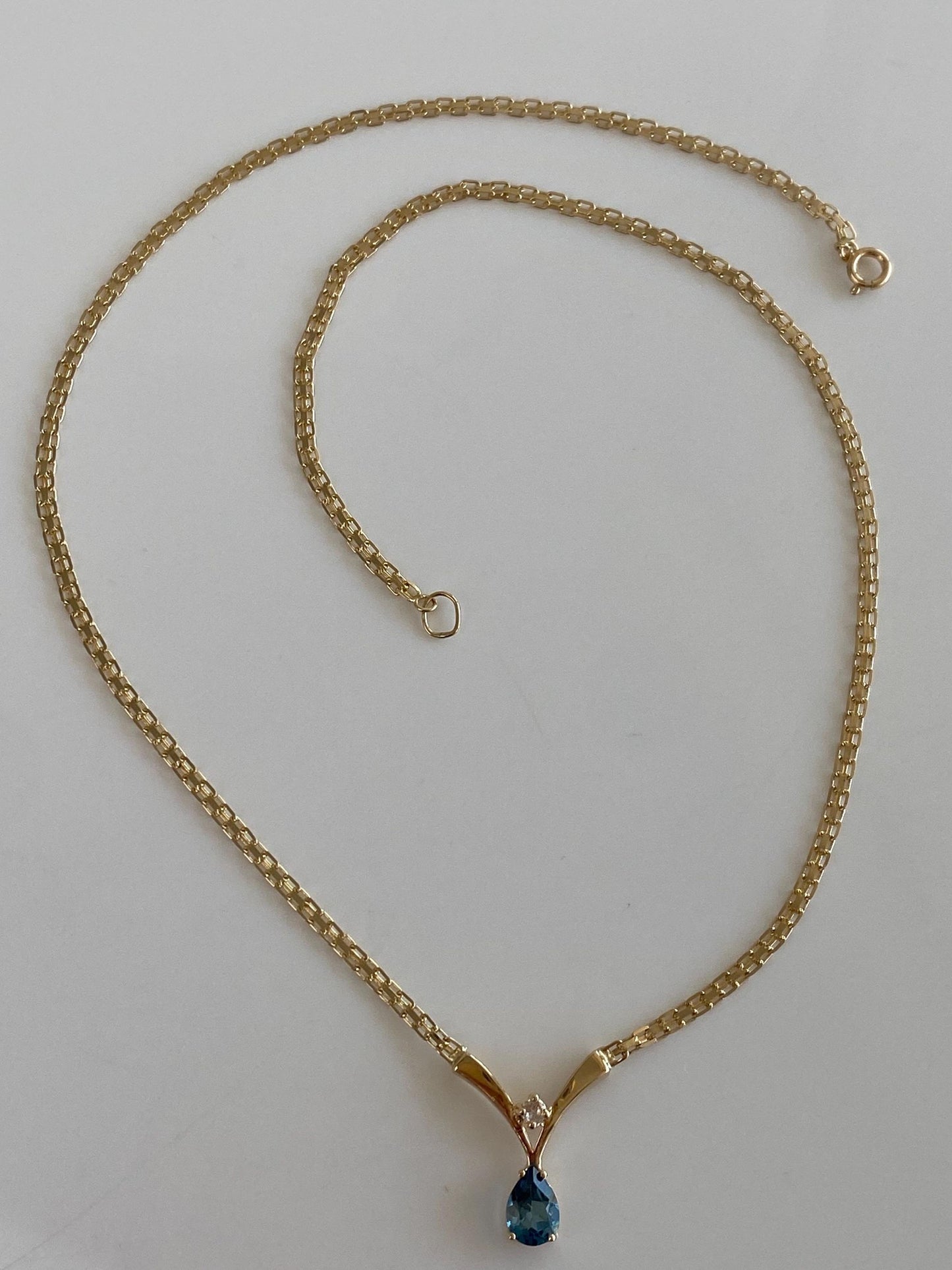 Vintage Solid 14k Yellow Gold Diamond Topaz Bismark Chain Necklace - 16 inches