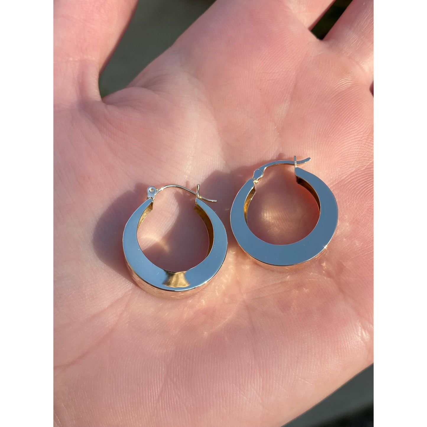 Vintage 14k Yellow Gold Diamond Cut Chunky Hoop Earrings