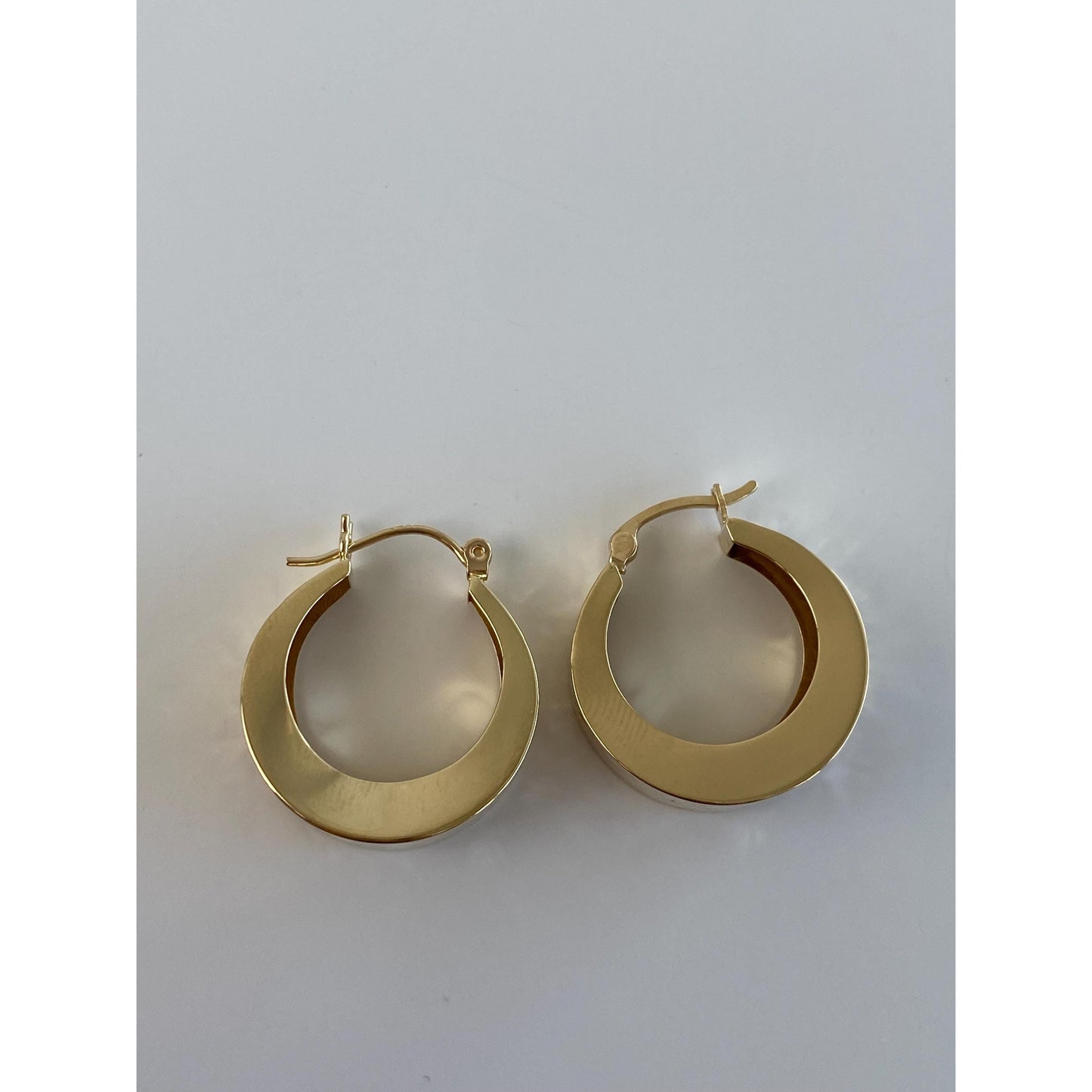 Vintage 14k Yellow Gold Diamond Cut Chunky Hoop Earrings