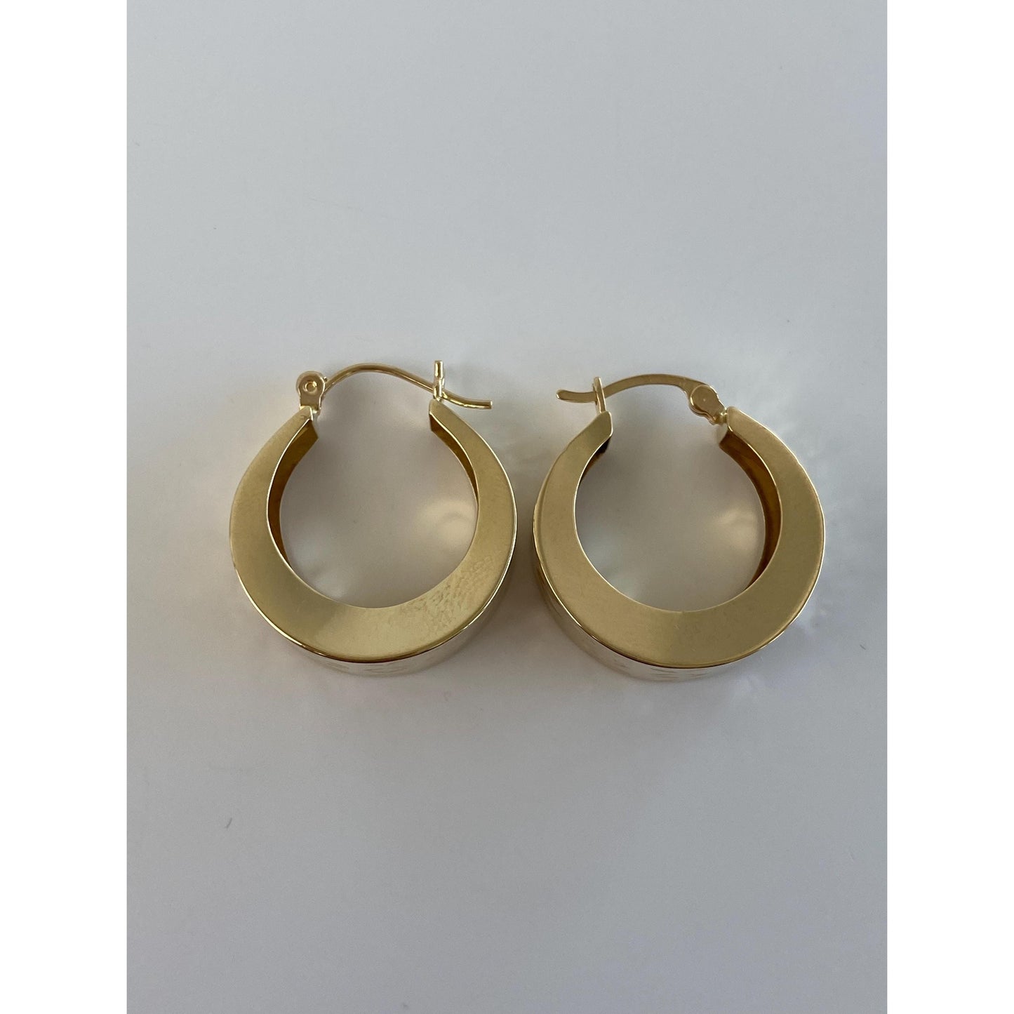 Vintage 14k Yellow Gold Diamond Cut Chunky Hoop Earrings