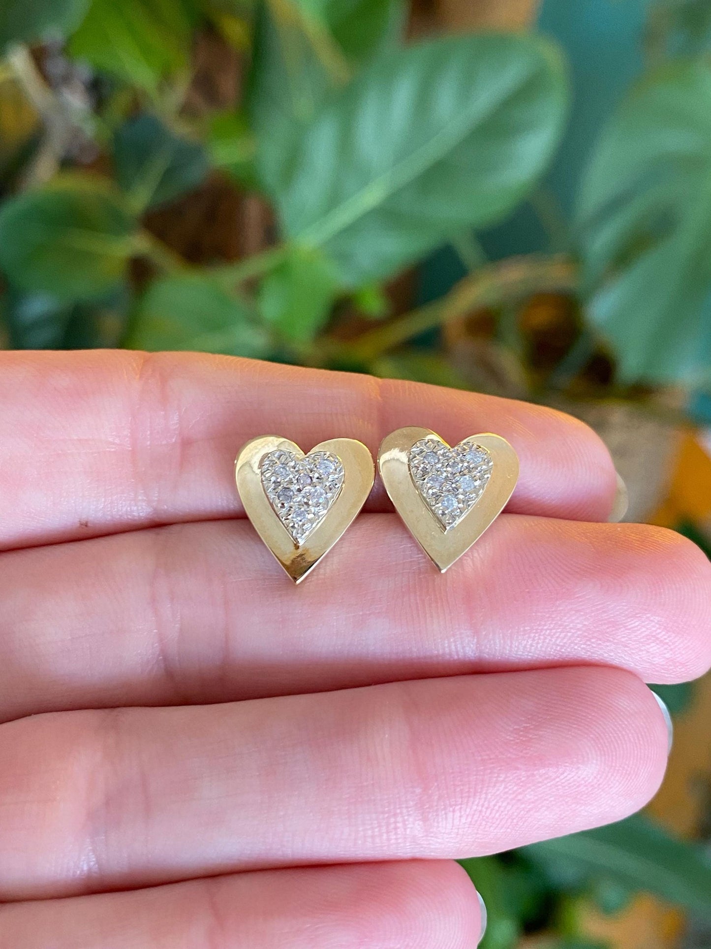 Vintage Solid 14k Yellow Gold Diamond Heart Stud Earrings