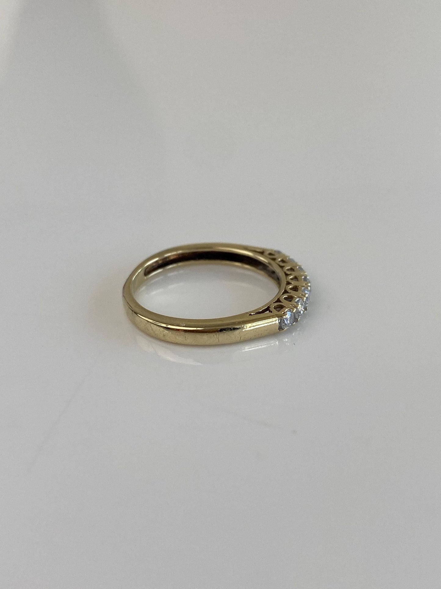 Vintage Solid 10k Yellow Gold Diamond Ring Band - Size 5.75