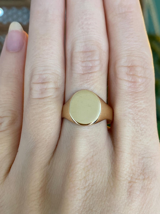 Vintage Solid 14k Yellow Gold Signet Ring - Size 8.75