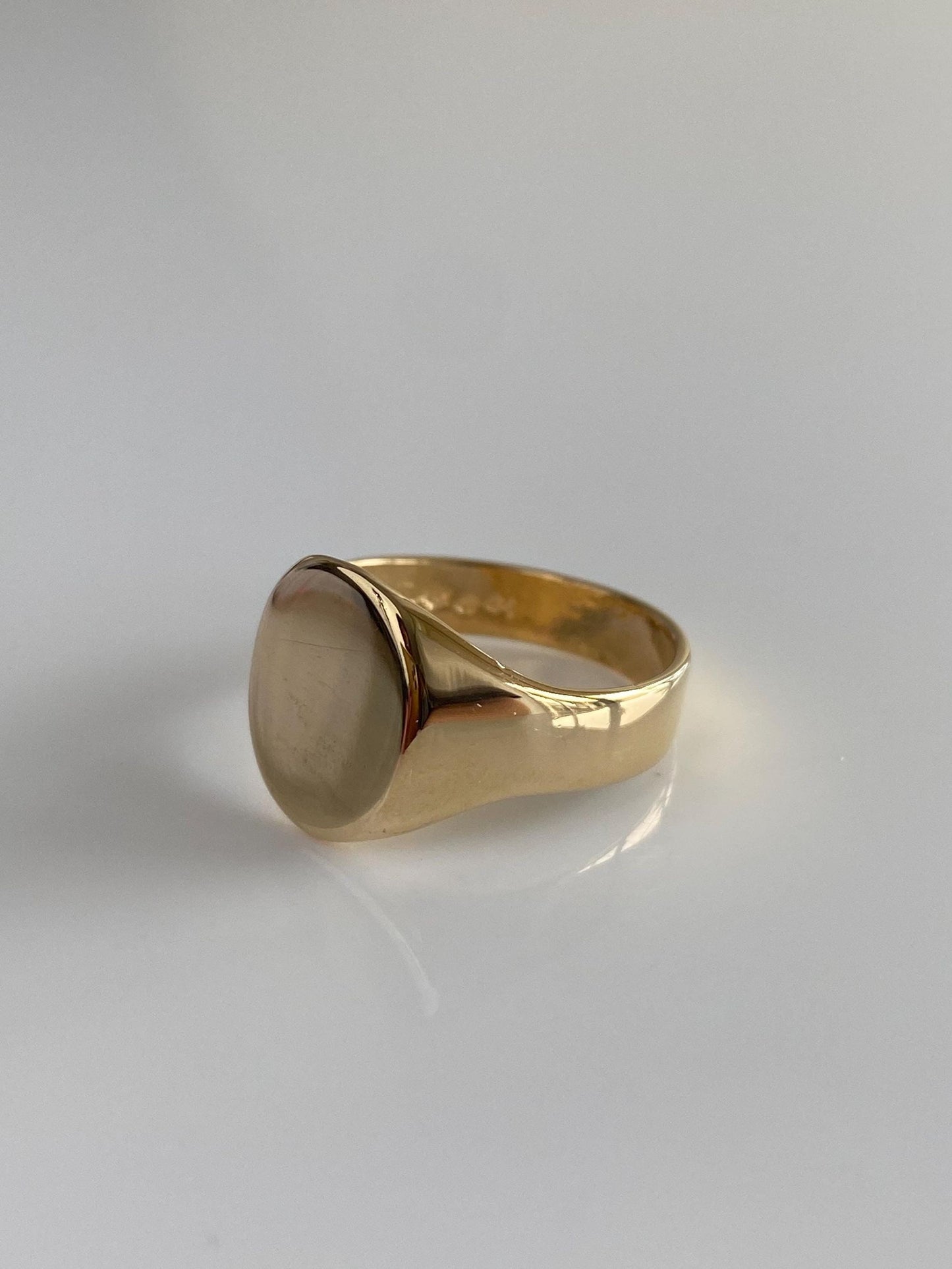 Vintage Solid 14k Yellow Gold Signet Ring - Size 8.75