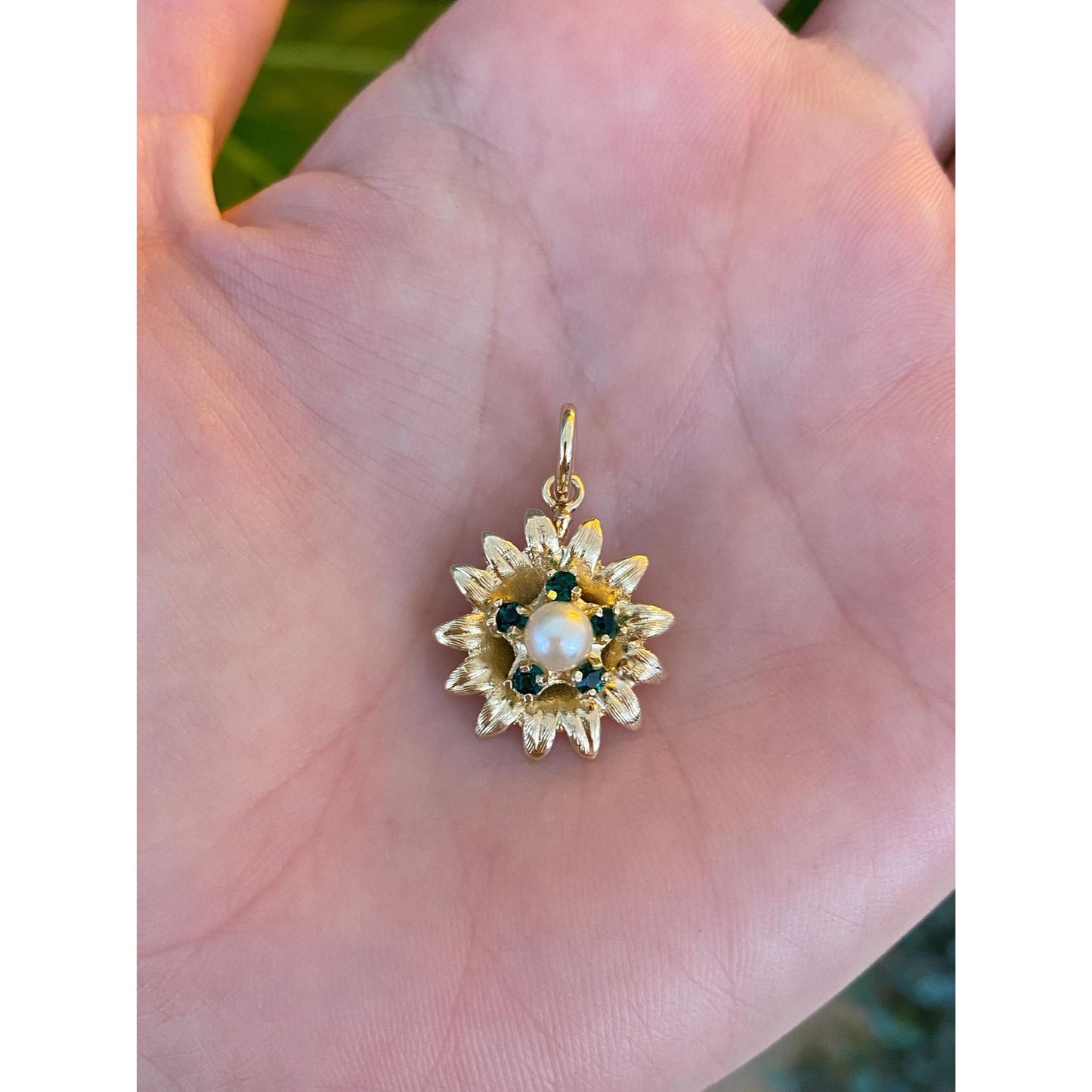 Solid 14k Yellow Gold Green Cubic Zirconia Pearl Sunflower Charm