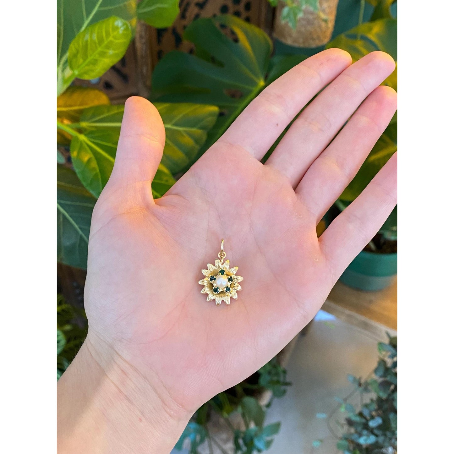Solid 14k Yellow Gold Green Cubic Zirconia Pearl Sunflower Charm