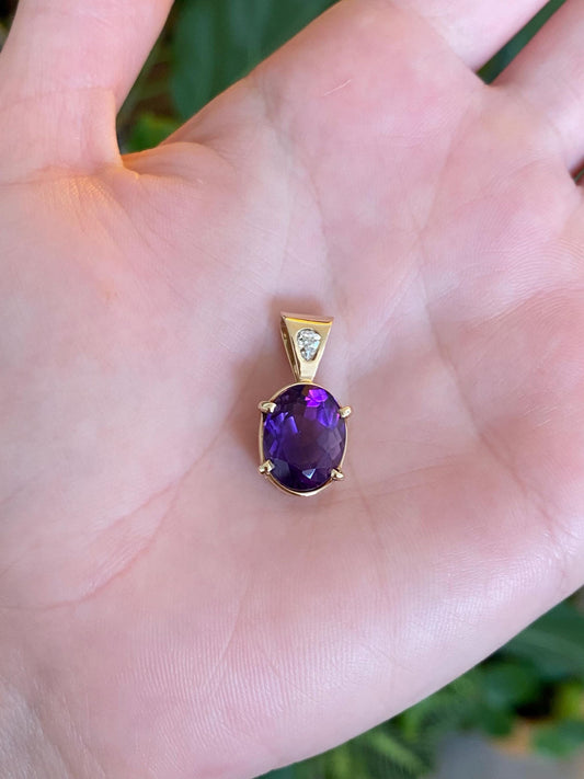 Vintage Solid 14k Yellow Gold Diamond Amethyst Charm