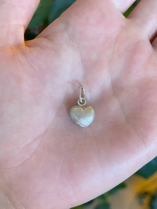 Vintage 18k White Gold Sparkly Puffy Heart Charm