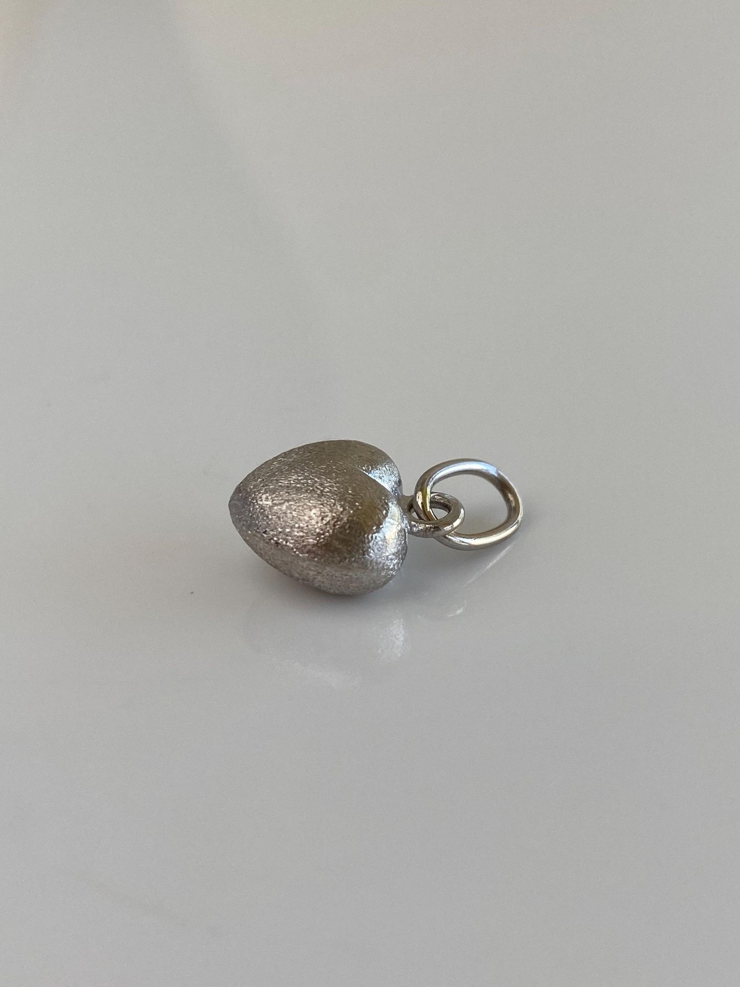 Vintage 18k White Gold Sparkly Puffy Heart Charm