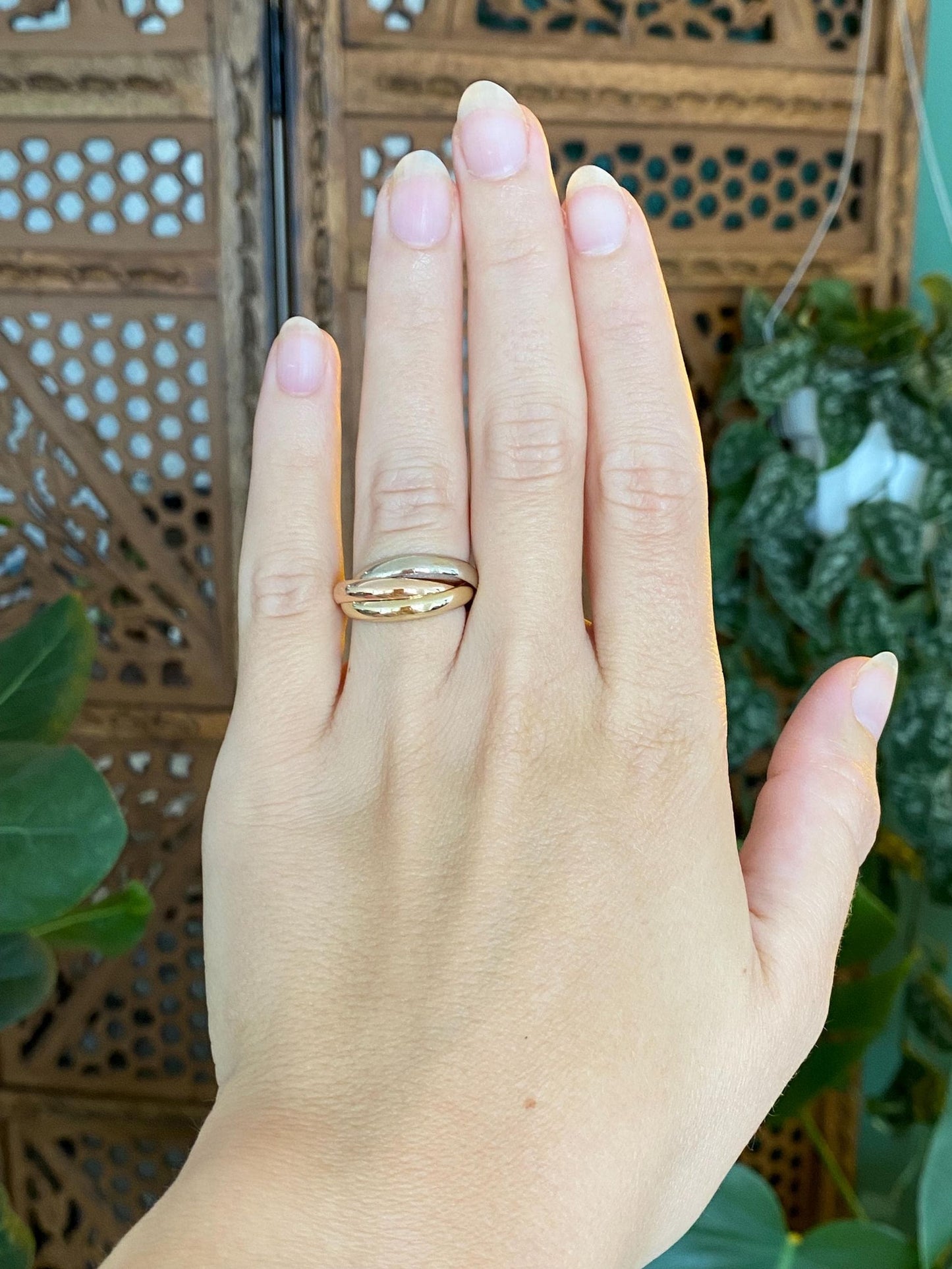 Vintage Solid 18k Tri Tone Gold Rolling Ring Band - Size 5.5