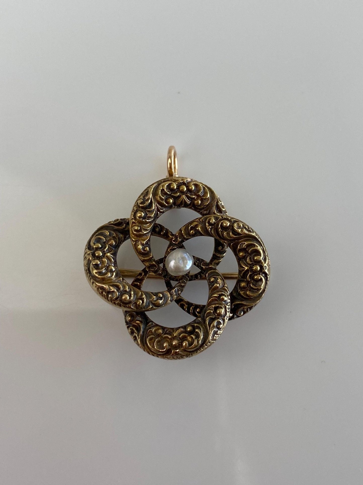 Vintage 21k Yellow Gold Pearl Designed Knot Charm Pin