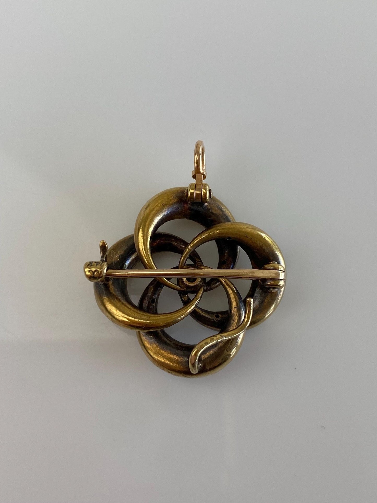 Vintage 21k Yellow Gold Pearl Designed Knot Charm Pin