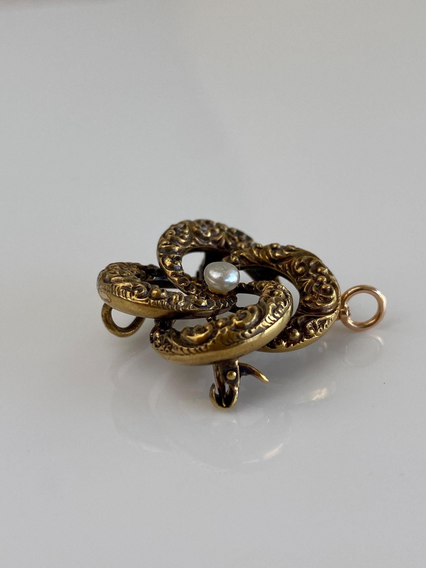 Vintage 21k Yellow Gold Pearl Designed Knot Charm Pin