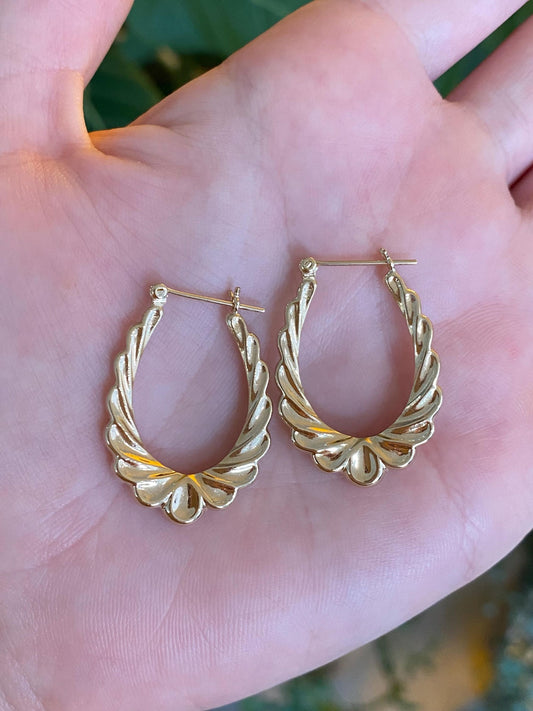 Vintage 14k Yellow Gold Scalloped Wing Design Hoop Earrings