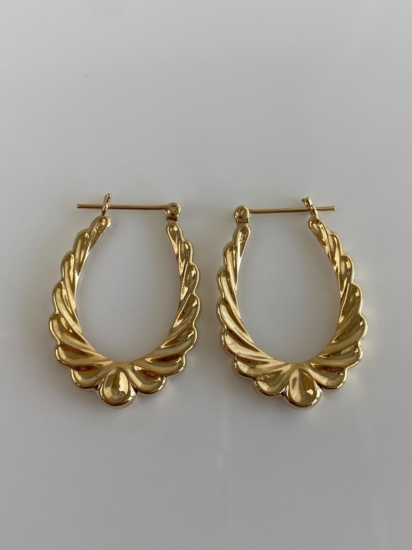 Vintage 14k Yellow Gold Scalloped Wing Design Hoop Earrings