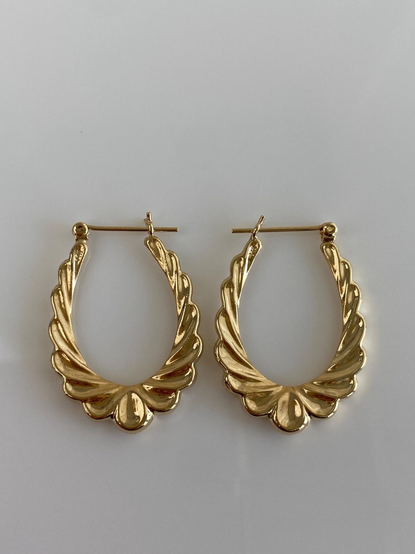 Vintage 14k Yellow Gold Scalloped Wing Design Hoop Earrings