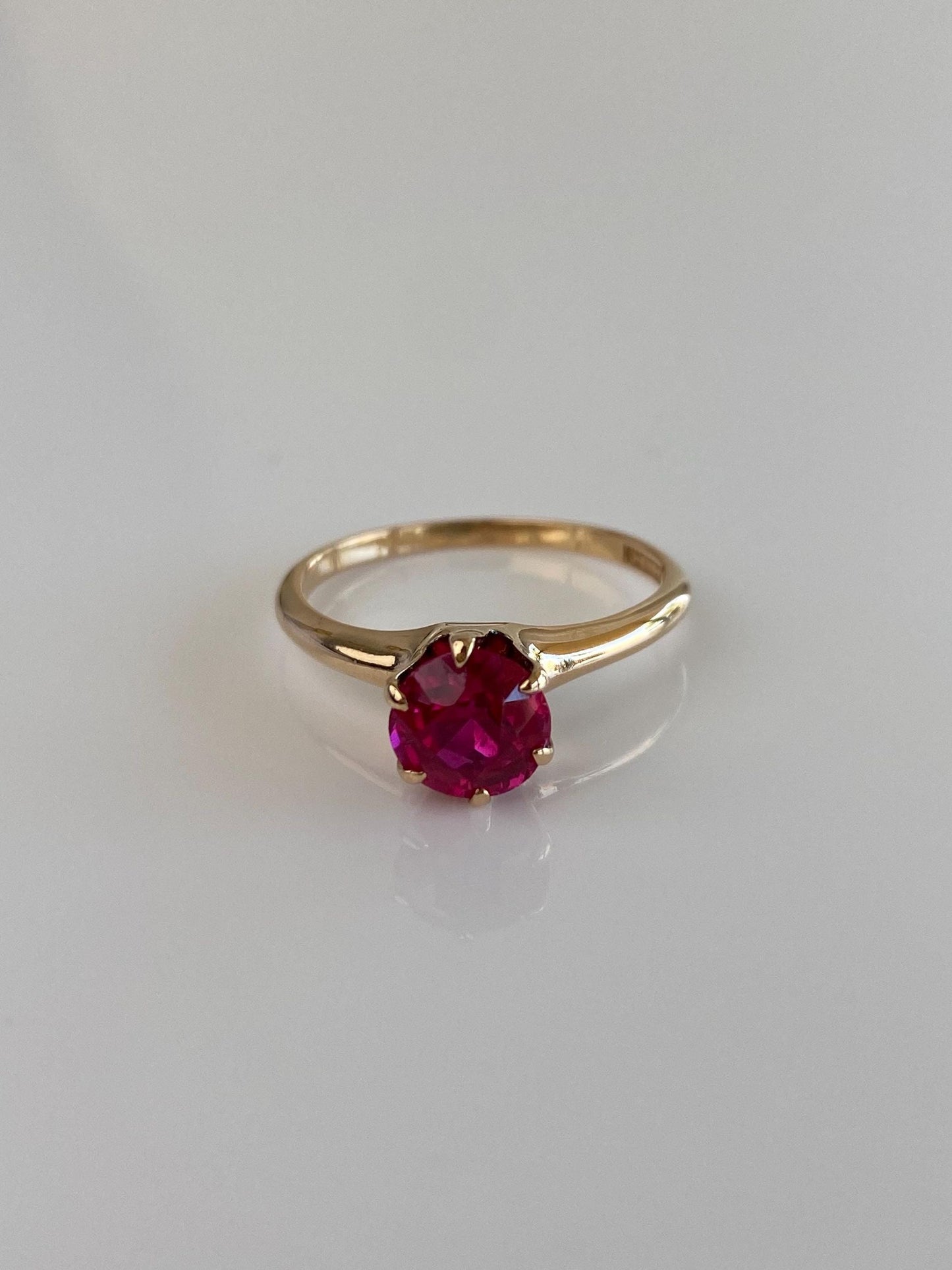 Vintage Solid 14k Yellow Gold Pink Sapphire Ring - Size 8.25