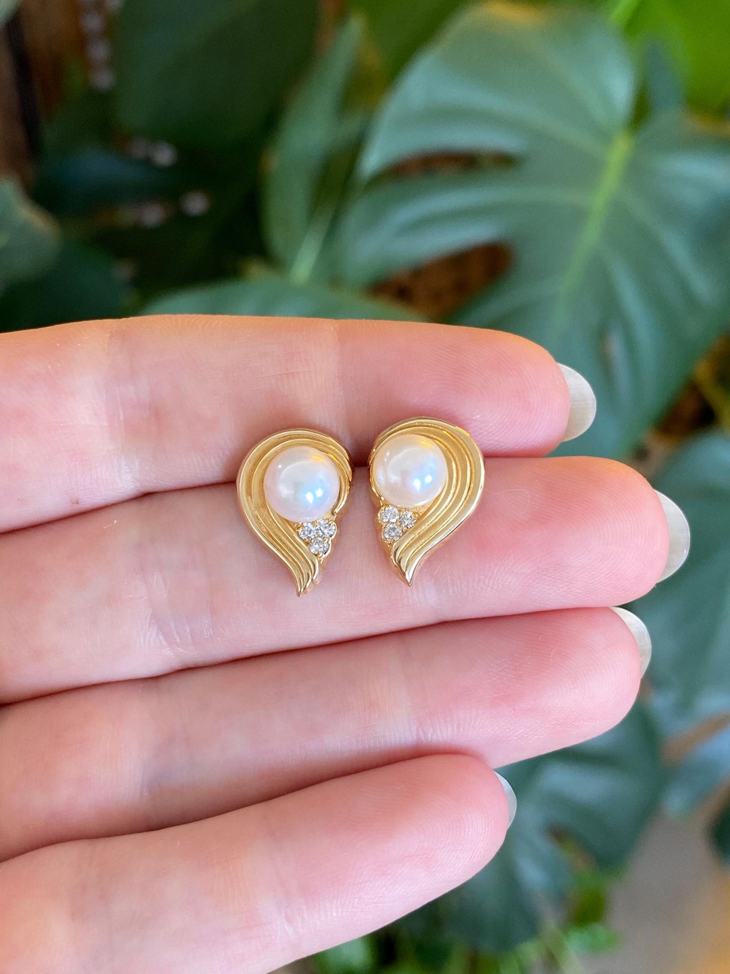Vintage 14k Yellow Gold Diamond Pearl Drop Earrings