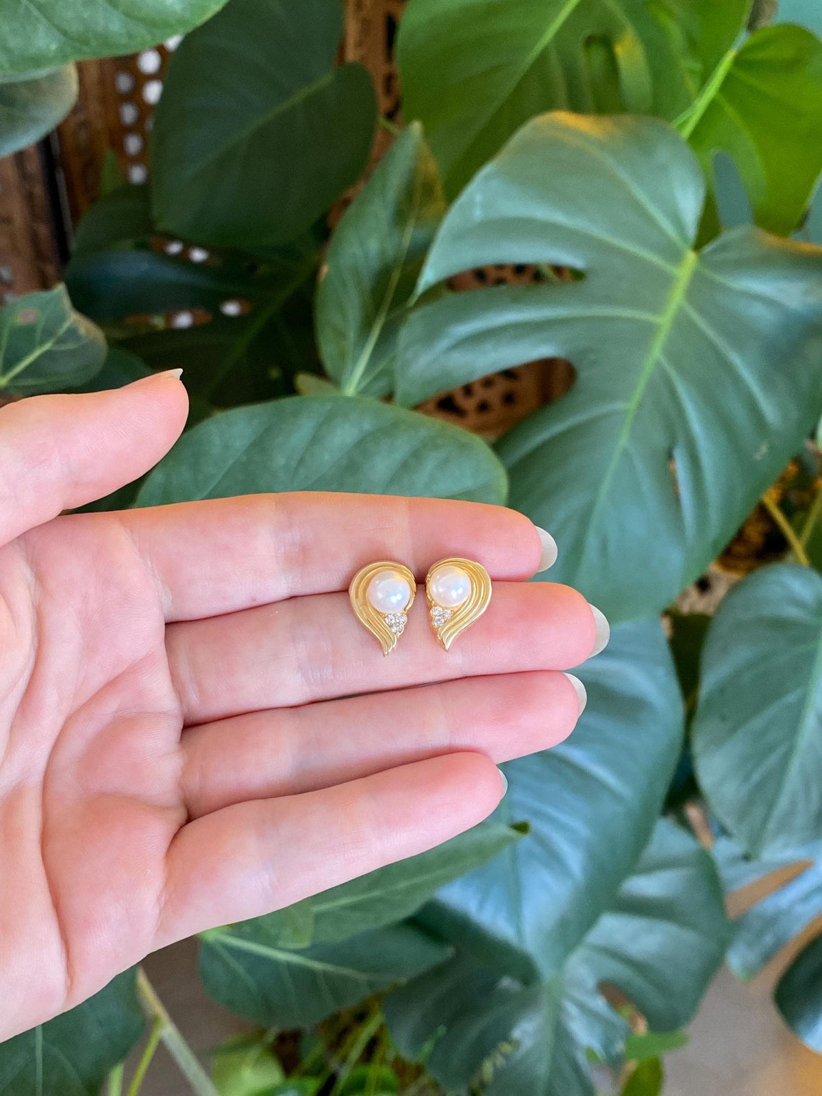 Vintage 14k Yellow Gold Diamond Pearl Drop Earrings