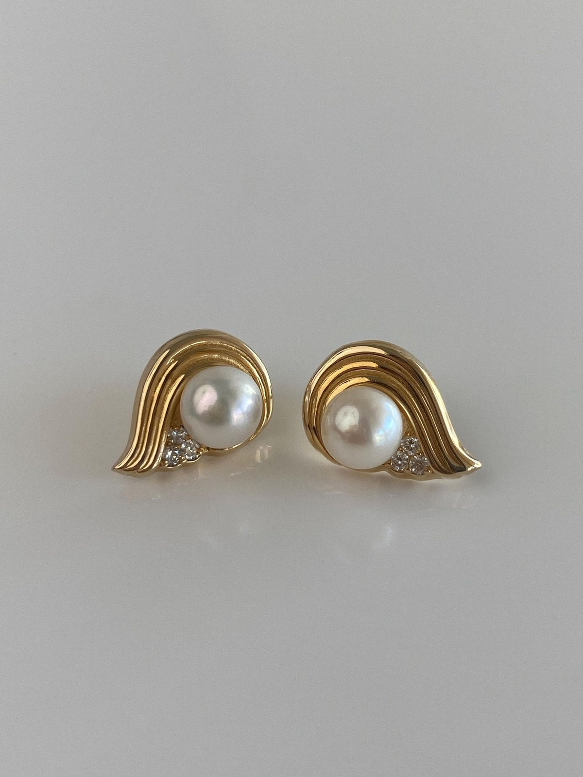 Vintage 14k Yellow Gold Diamond Pearl Drop Earrings