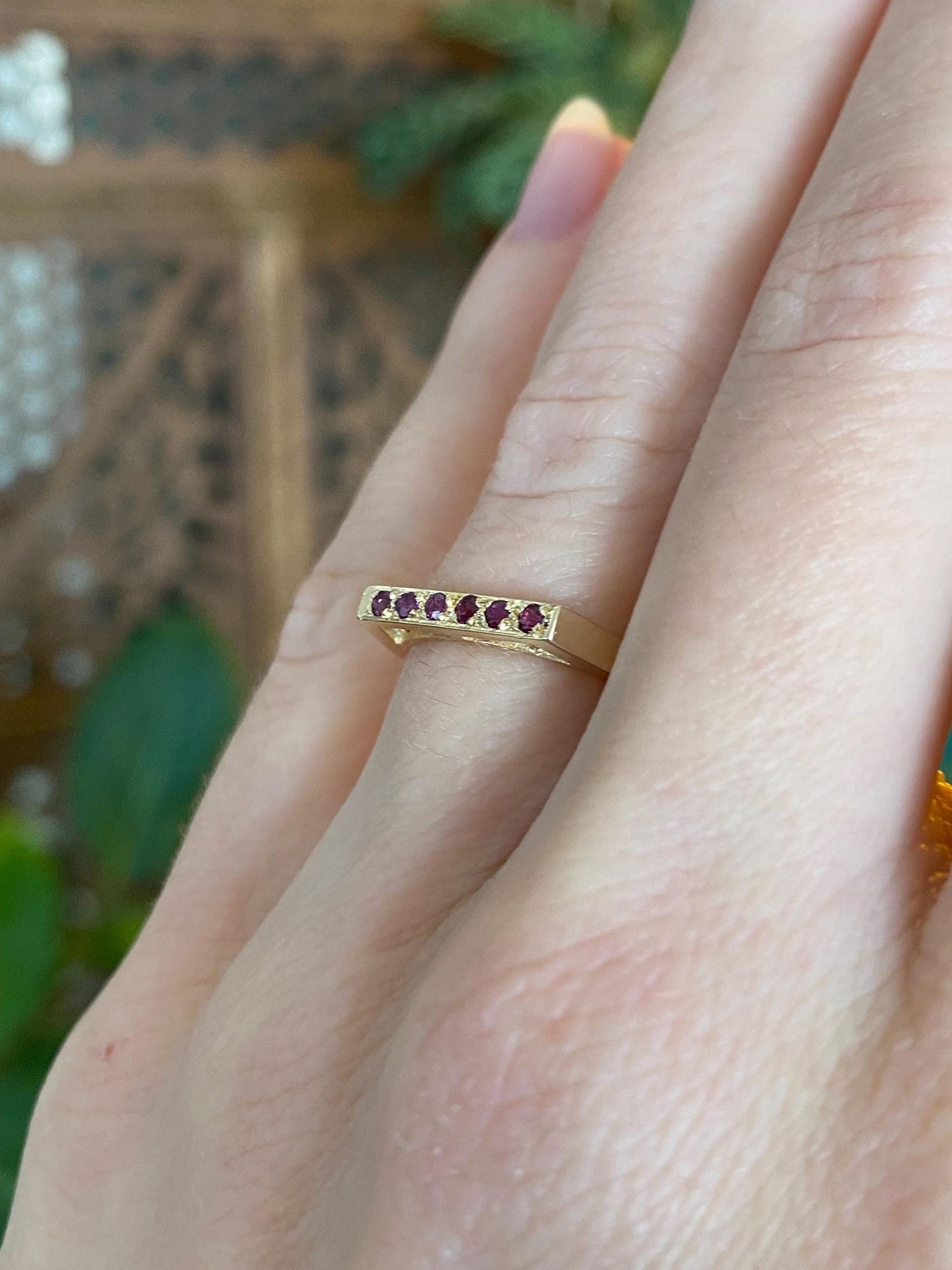 Vintage Solid 14k Yellow Gold Red Spinel Ring - Size 5.25