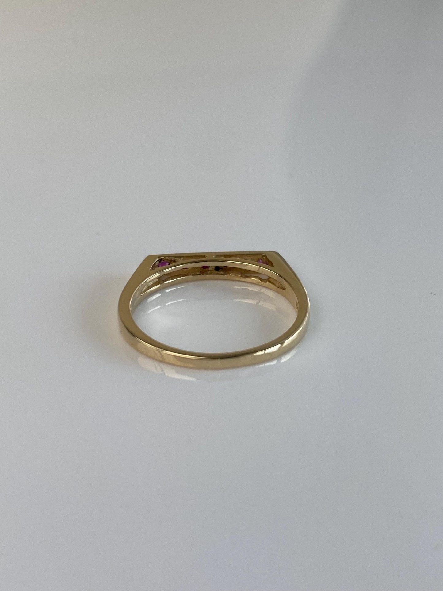 Vintage Solid 14k Yellow Gold Red Spinel Ring - Size 5.25