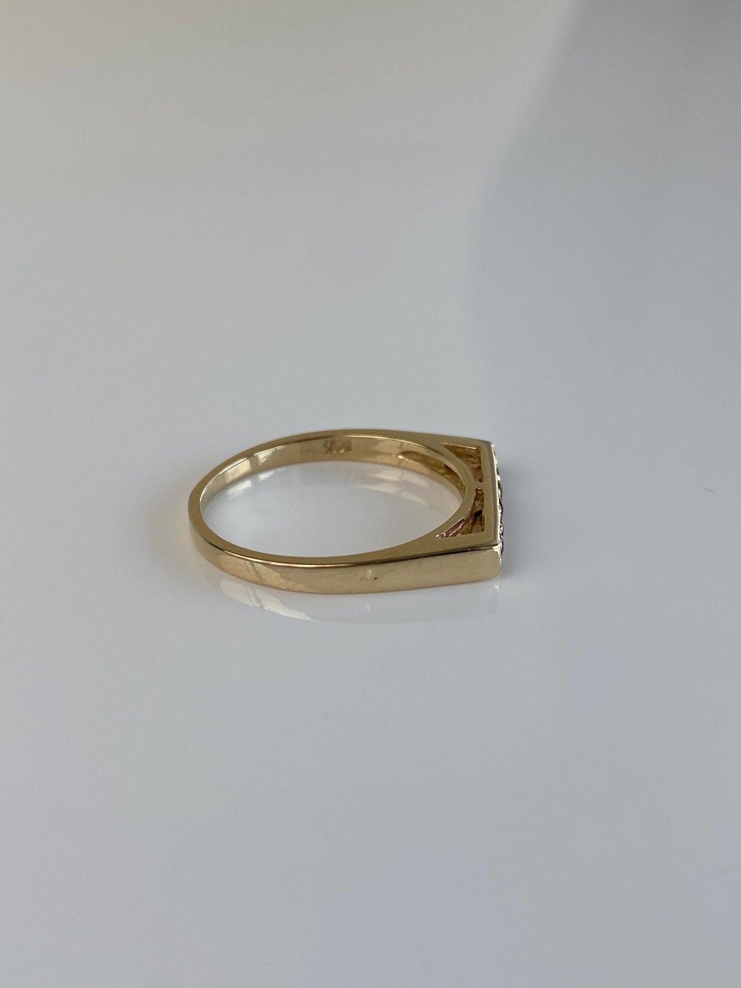 Vintage Solid 14k Yellow Gold Red Spinel Ring - Size 5.25