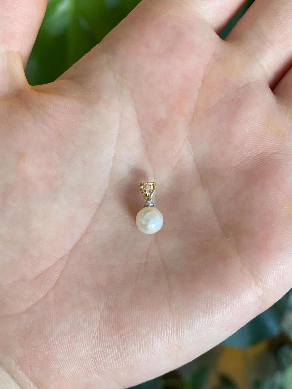 Vintage Solid 14k Yellow Gold Pearl Clear Sapphire Charm