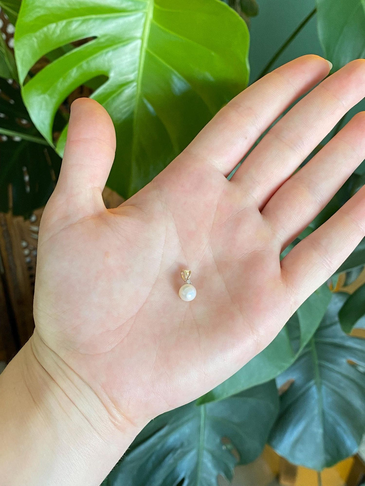 Vintage Solid 14k Yellow Gold Pearl Clear Sapphire Charm