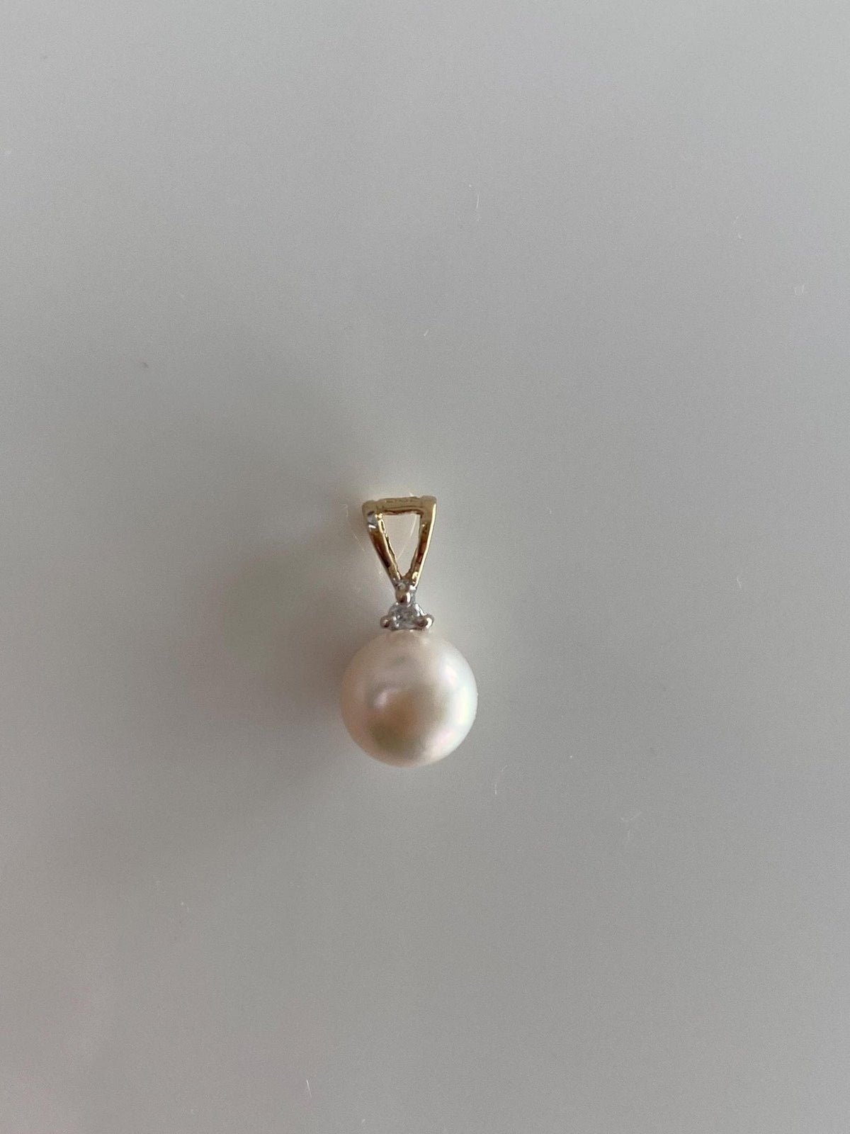 Vintage Solid 14k Yellow Gold Pearl Clear Sapphire Charm