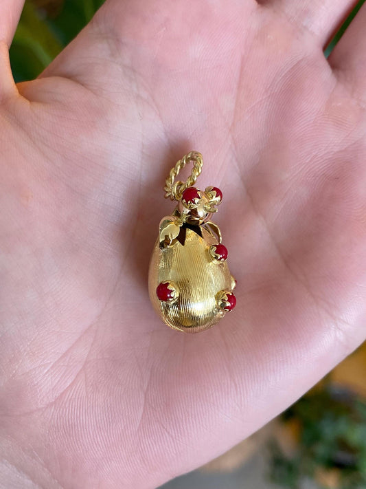 Vintage 18k Yellow Gold Red Stone Bird Hatching Charm