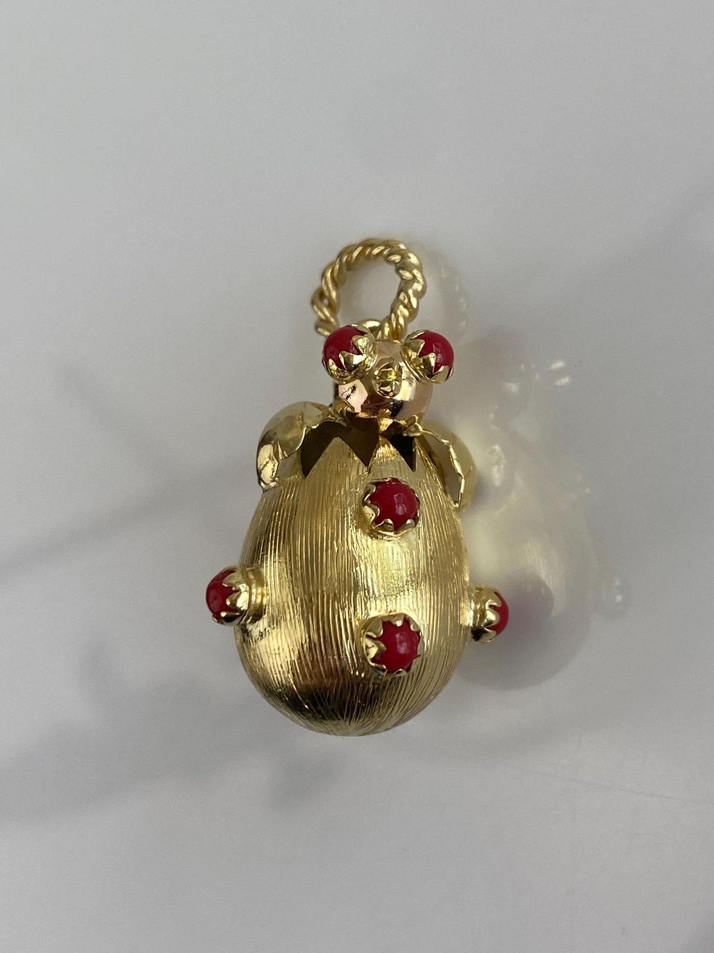 Vintage 18k Yellow Gold Red Stone Bird Hatching Charm