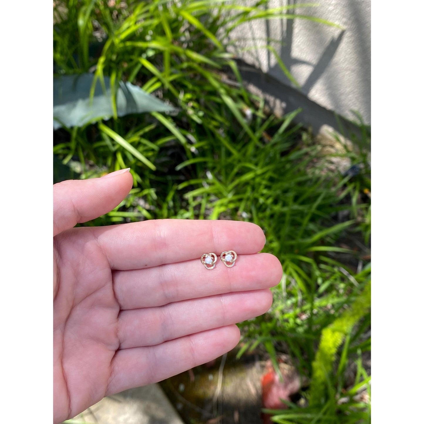 Vintage Solid 14k Yellow Gold Opal Knot Stud Earrings