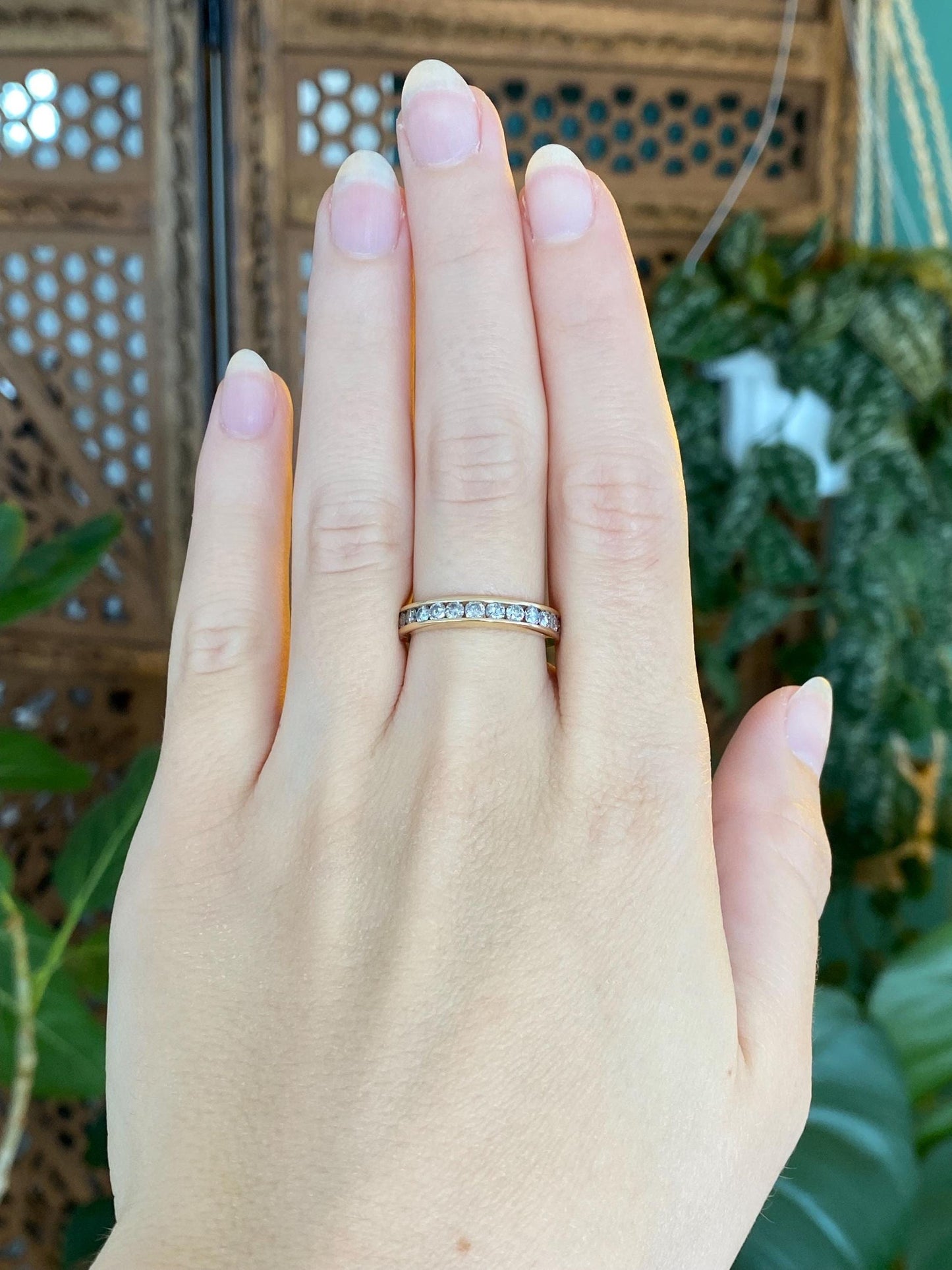 Vintage Solid 14k Yellow Gold Diamond Ring Band - Size 7.25