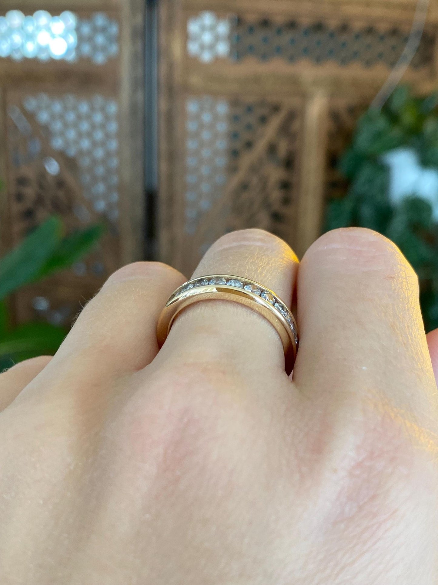 Vintage Solid 14k Yellow Gold Diamond Ring Band - Size 7.25