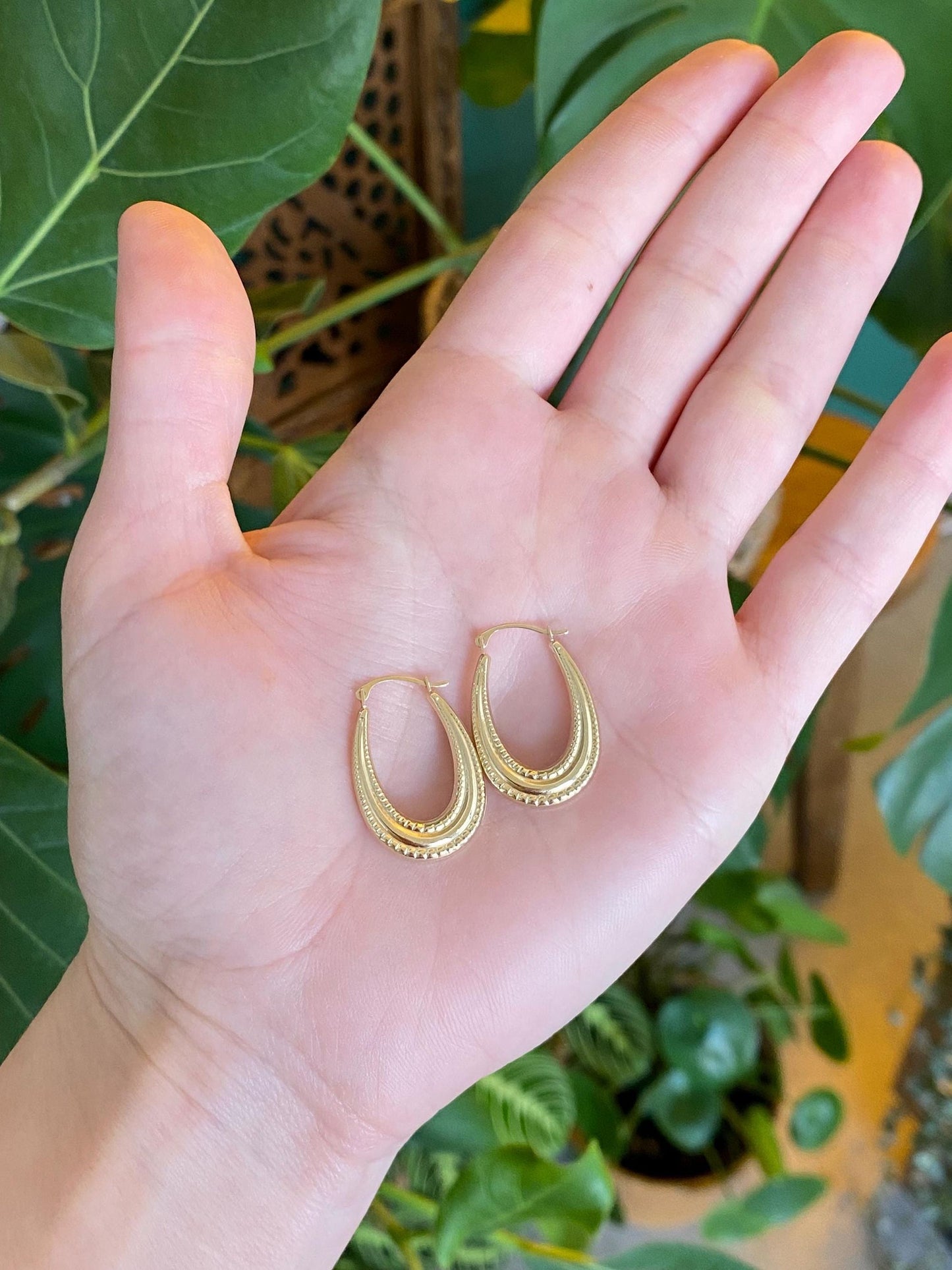 Vintage 14k Yellow Gold Design Hoop Earrings