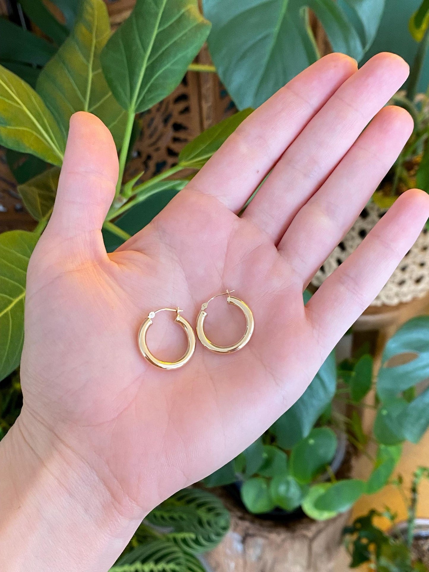 Vintage 14k Yellow Gold Hoop Earrings
