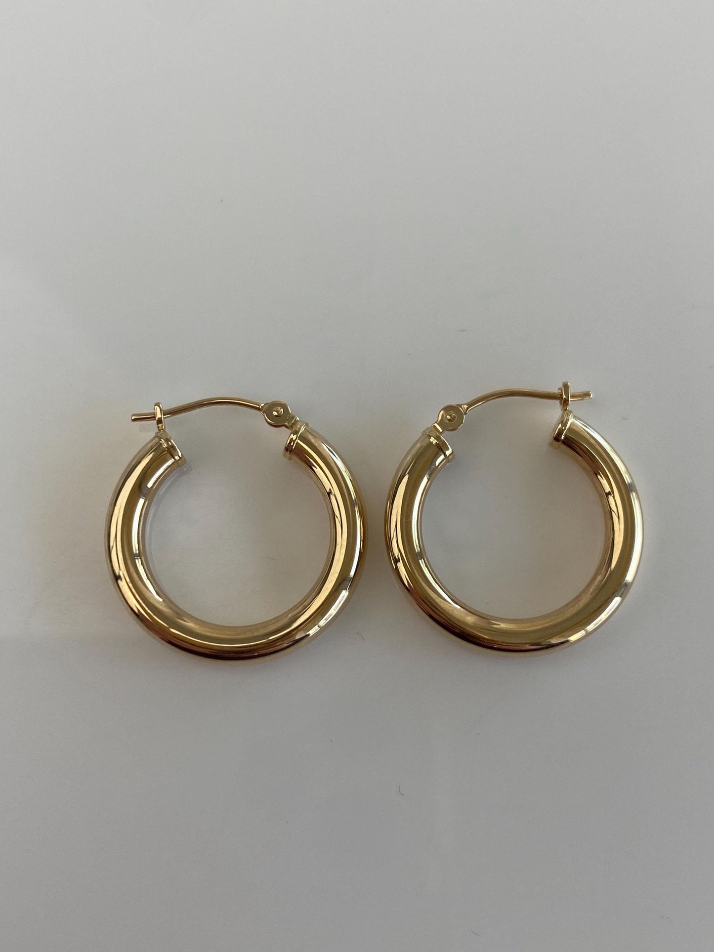 Vintage 14k Yellow Gold Hoop Earrings