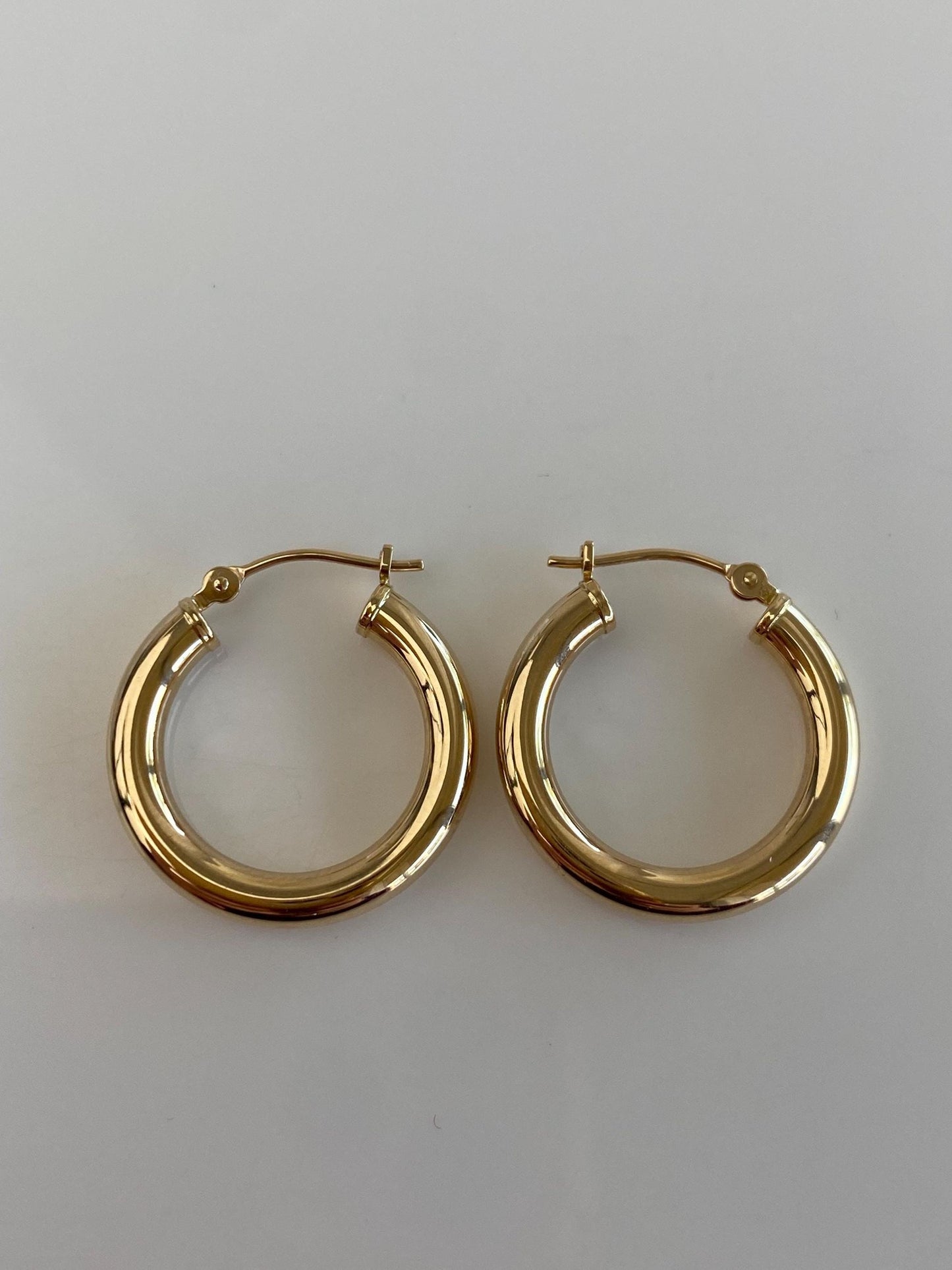 Vintage 14k Yellow Gold Hoop Earrings