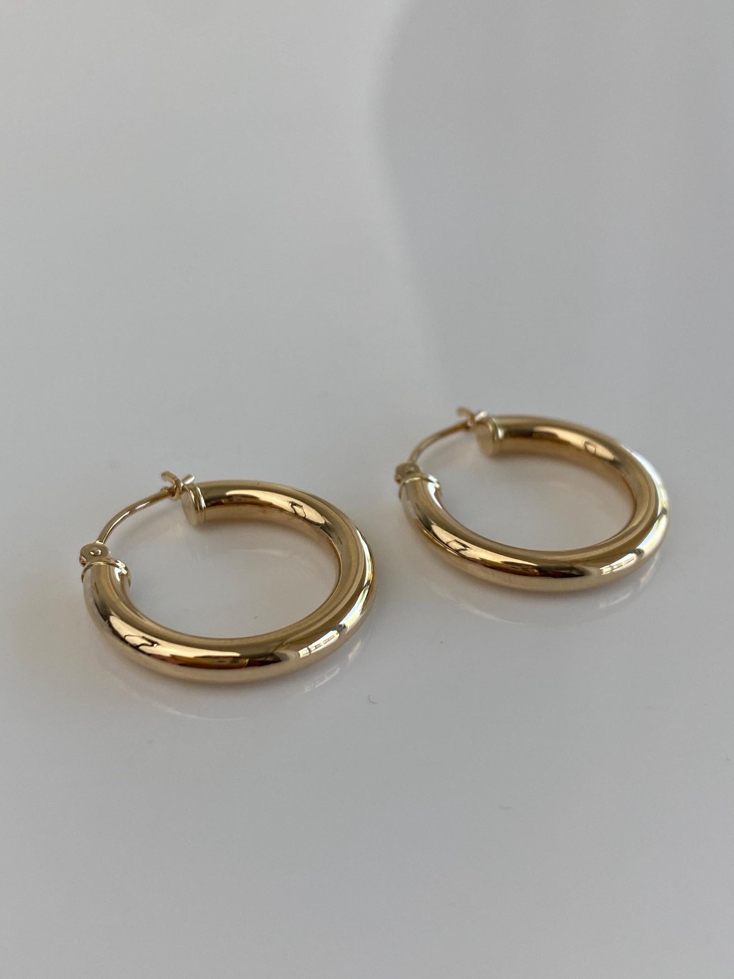 Vintage 14k Yellow Gold Hoop Earrings