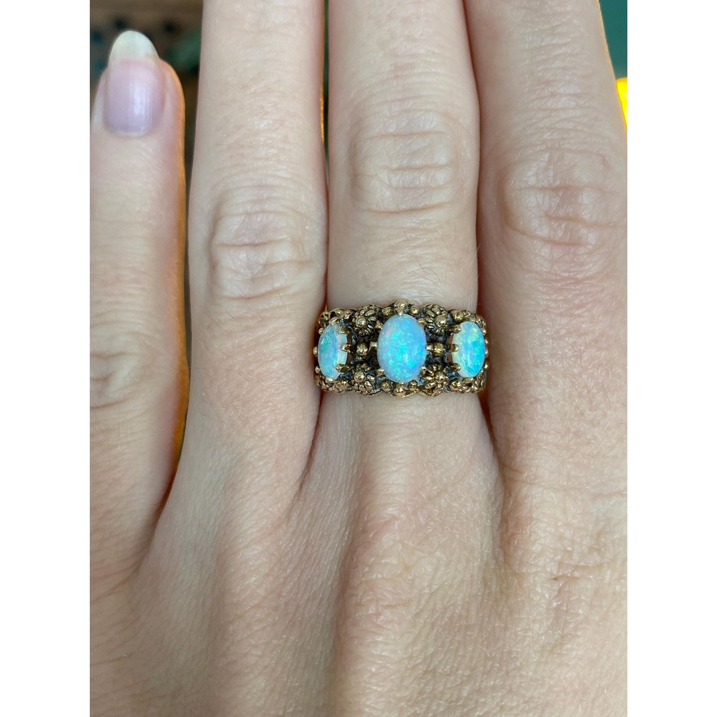 Vintage Solid 14k Yellow Gold Triple Opal Filigree Ring Band - Size 6