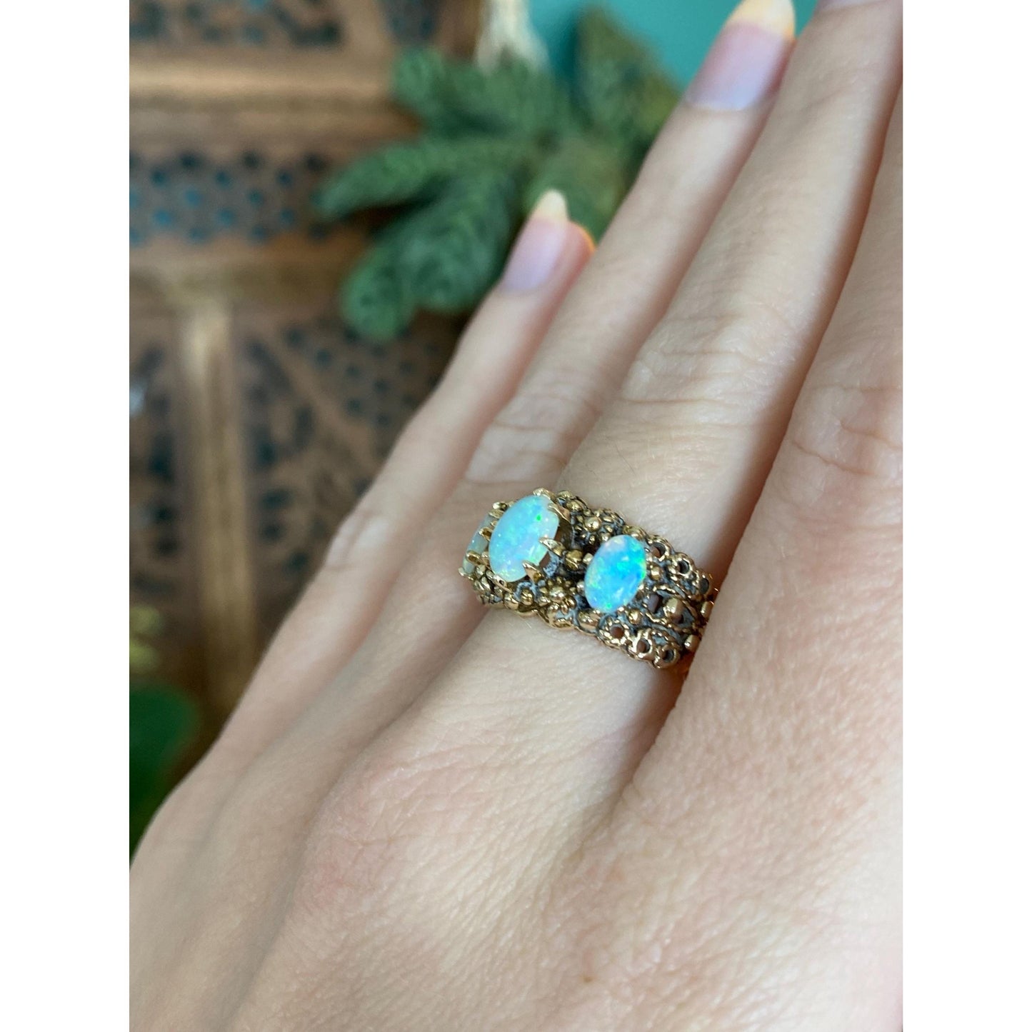 Vintage Solid 14k Yellow Gold Triple Opal Filigree Ring Band - Size 6