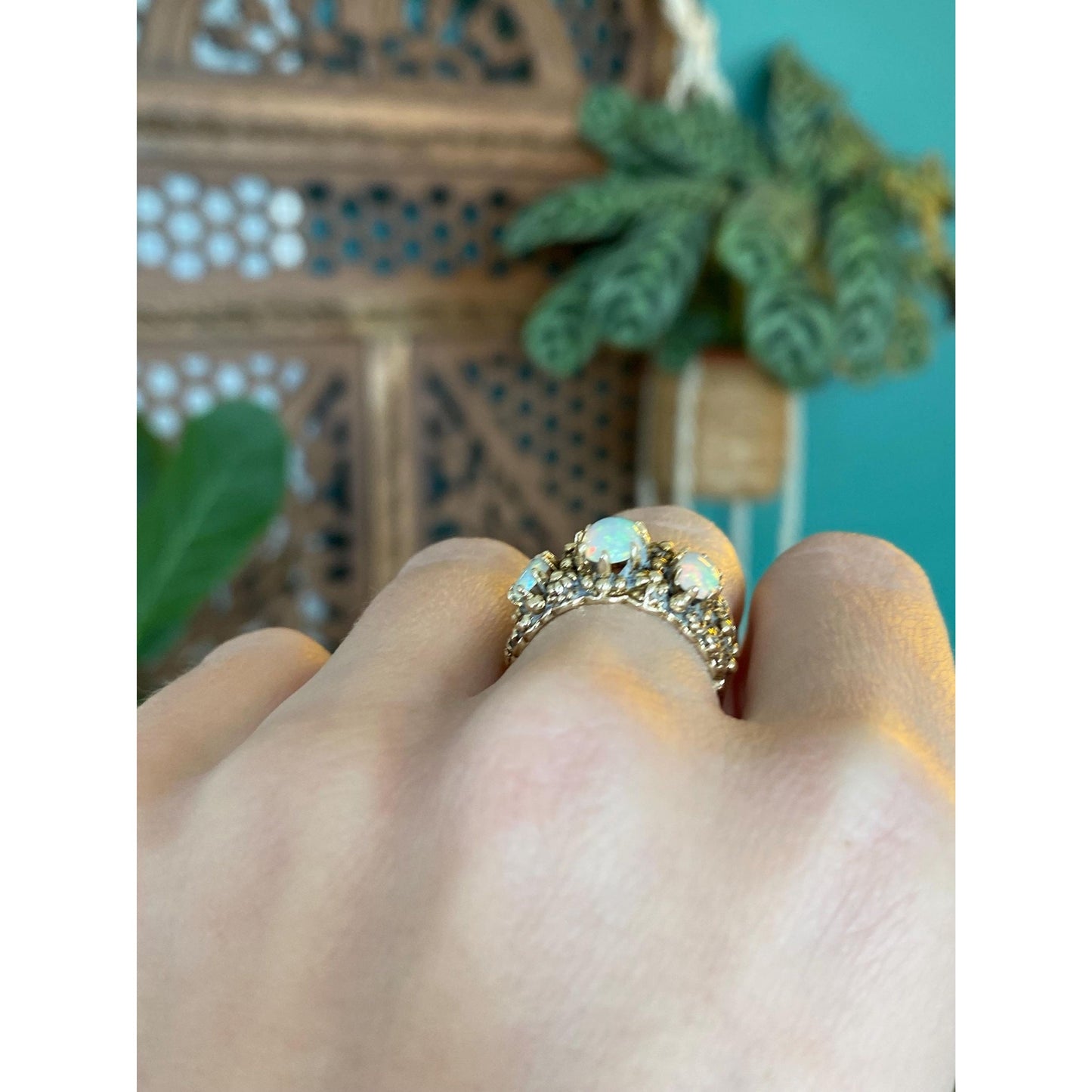 Vintage Solid 14k Yellow Gold Triple Opal Filigree Ring Band - Size 6