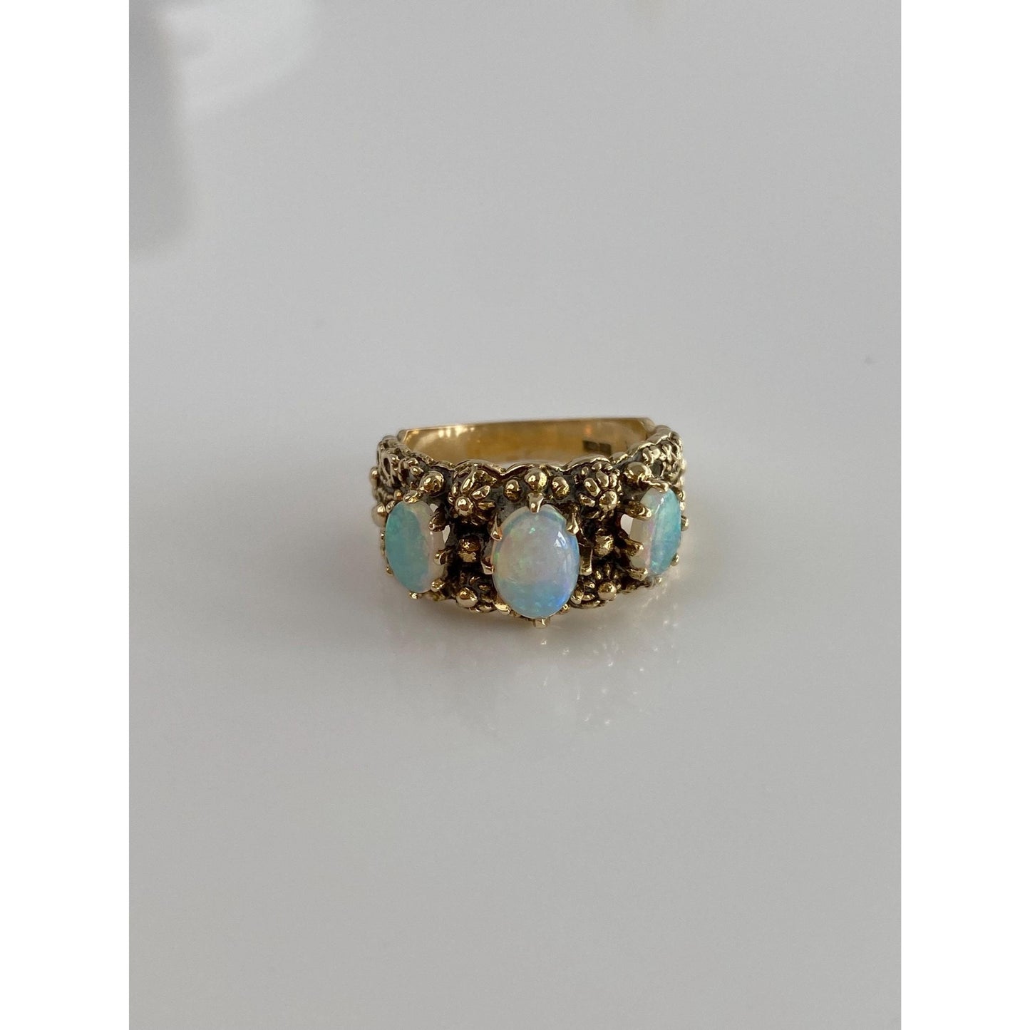 Vintage Solid 14k Yellow Gold Triple Opal Filigree Ring Band - Size 6