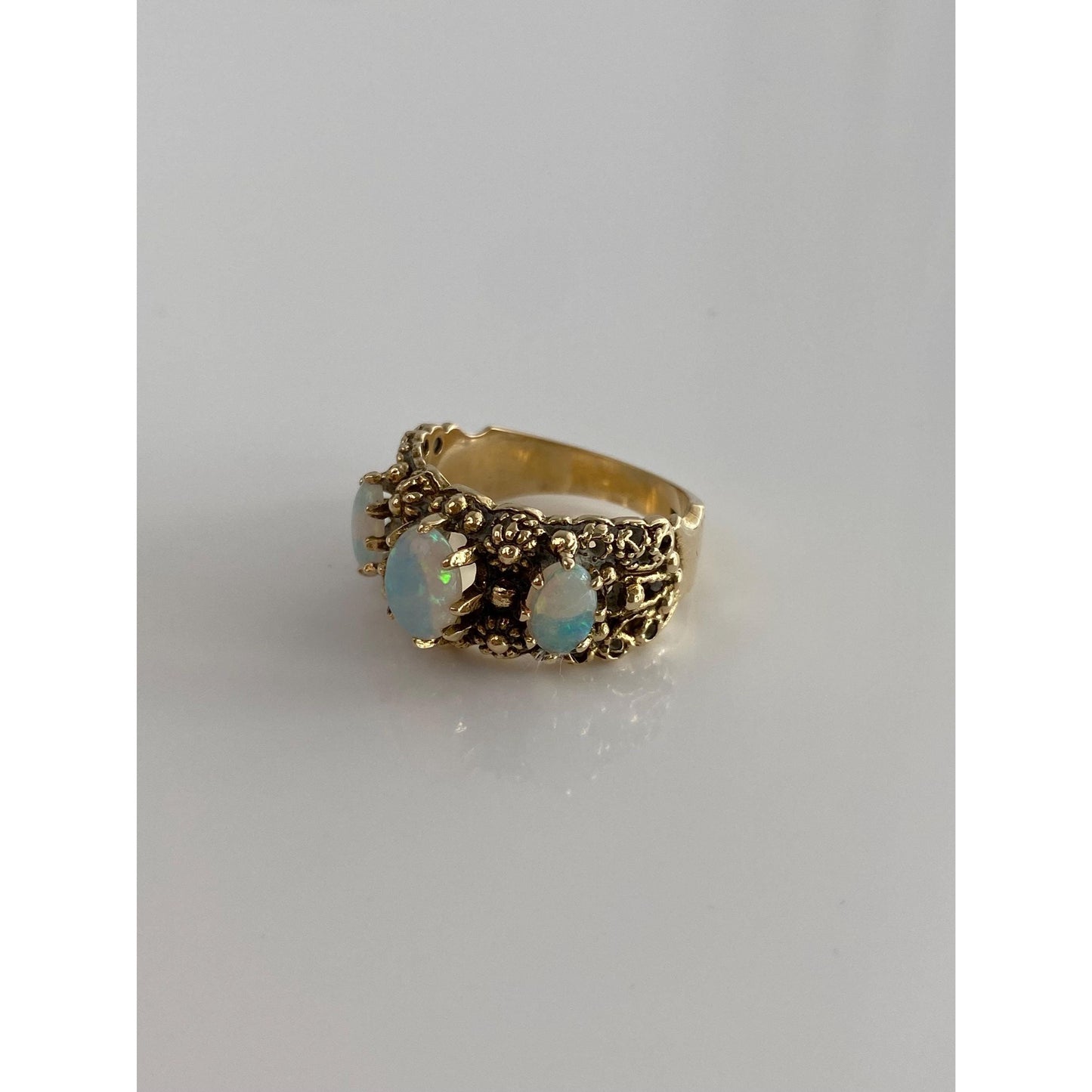 Vintage Solid 14k Yellow Gold Triple Opal Filigree Ring Band - Size 6