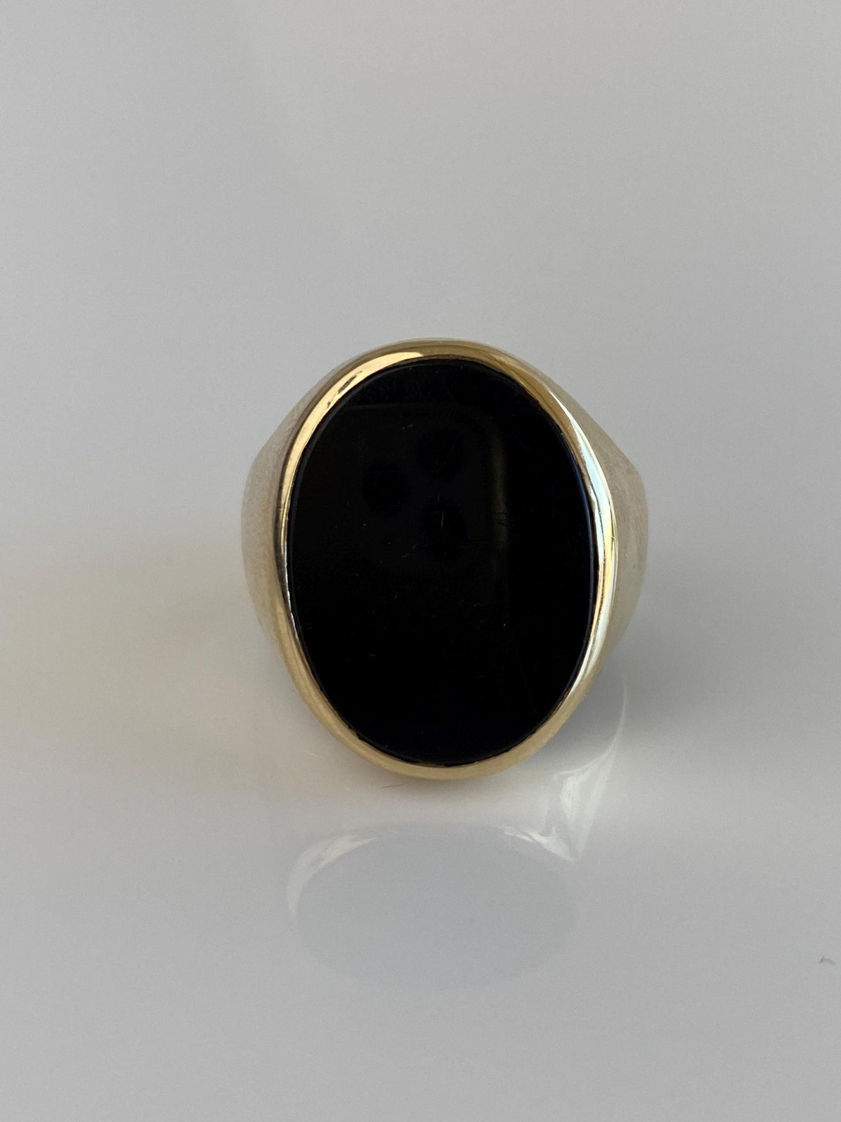 Vintage Solid 14k Yellow Gold Black Onyx Signet Ring - Size 8.75