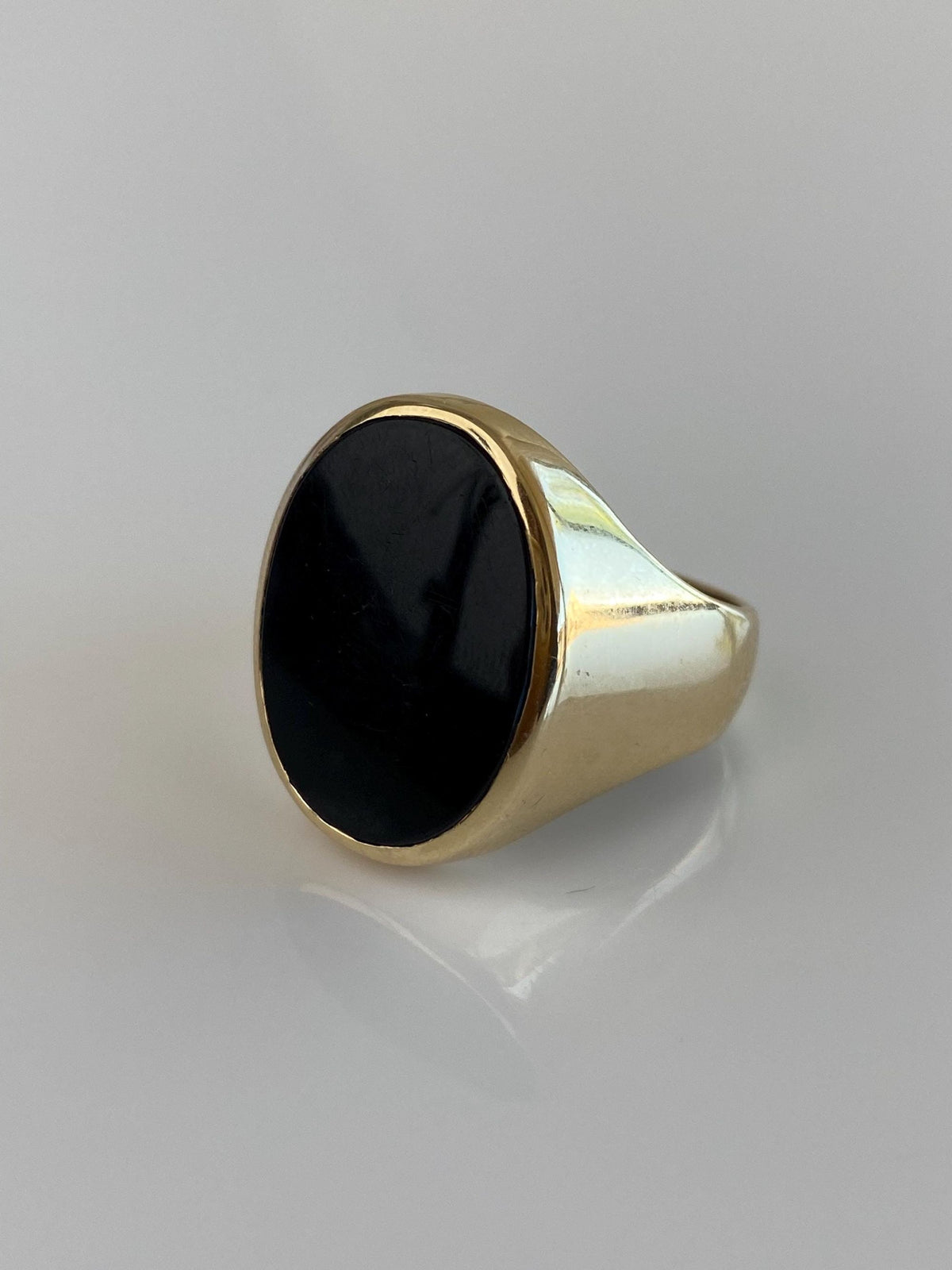 Vintage Solid 14k Yellow Gold Black Onyx Signet Ring - Size 8.75